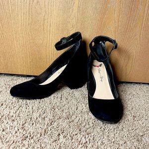 black heels - Mary Jane heels